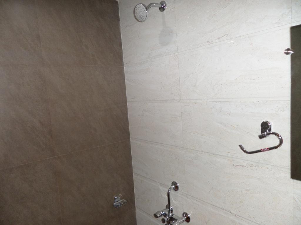 فندق شيرديفي  Sai Heera Residency الغرفة الصورة