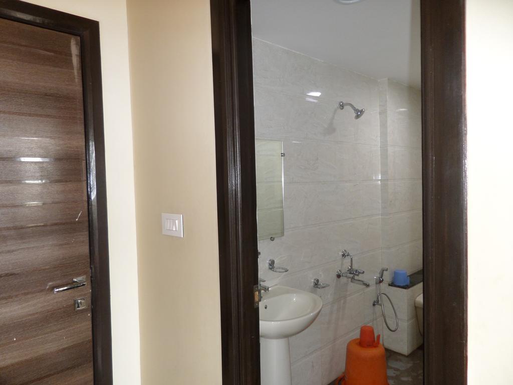فندق شيرديفي  Sai Heera Residency المظهر الخارجي الصورة