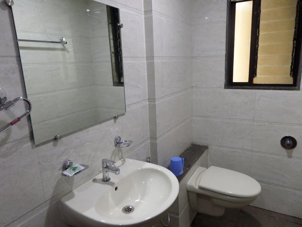 فندق شيرديفي  Sai Heera Residency المظهر الخارجي الصورة