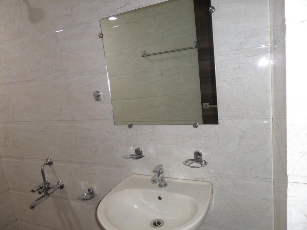 فندق شيرديفي  Sai Heera Residency المظهر الخارجي الصورة
