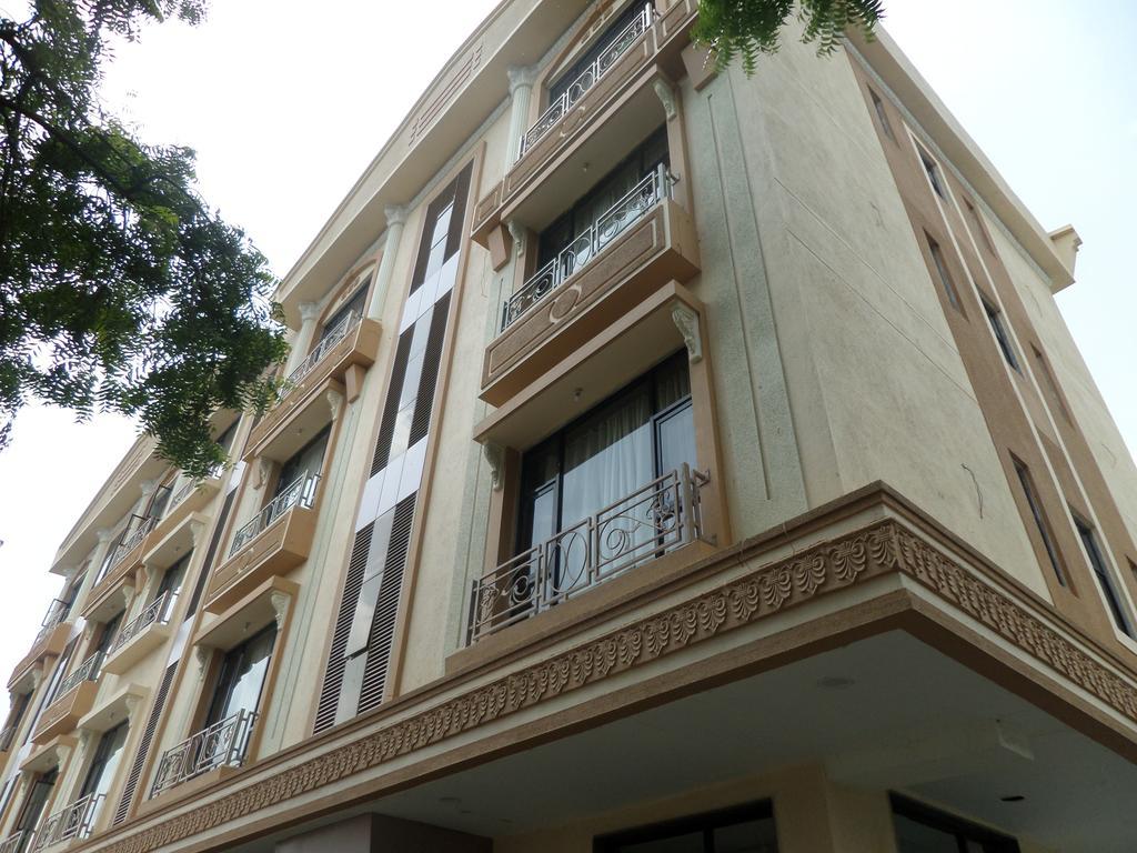 فندق شيرديفي  Sai Heera Residency المظهر الخارجي الصورة