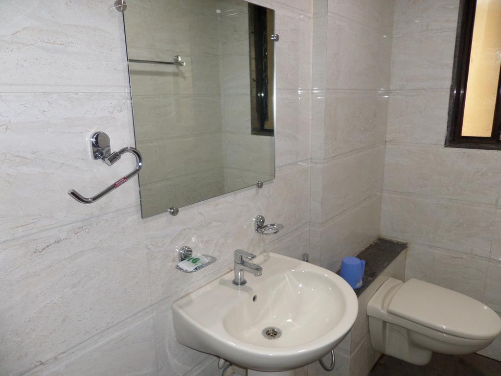 فندق شيرديفي  Sai Heera Residency المظهر الخارجي الصورة