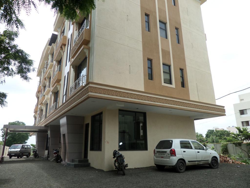 فندق شيرديفي  Sai Heera Residency المظهر الخارجي الصورة