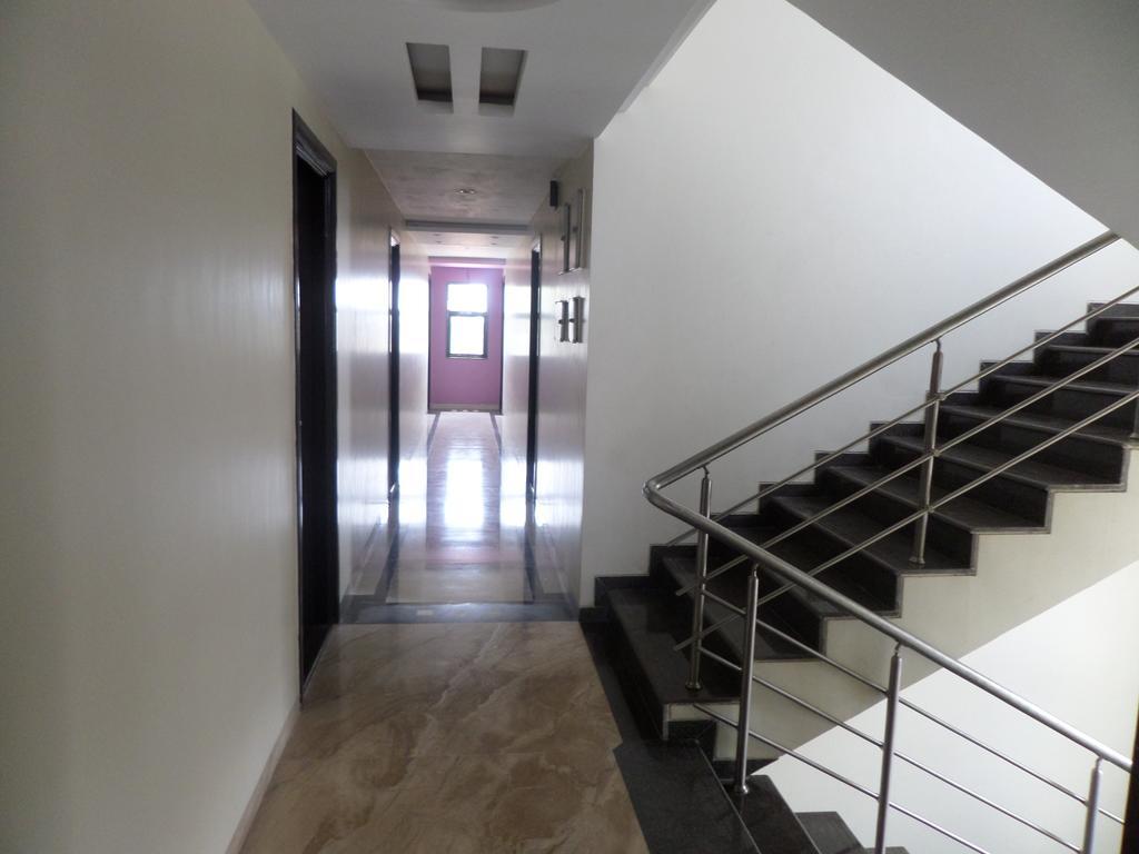 فندق شيرديفي  Sai Heera Residency المظهر الخارجي الصورة